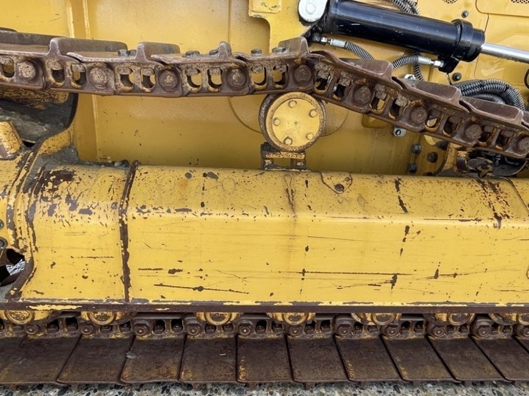 2021-caterpillar-d2-image-18