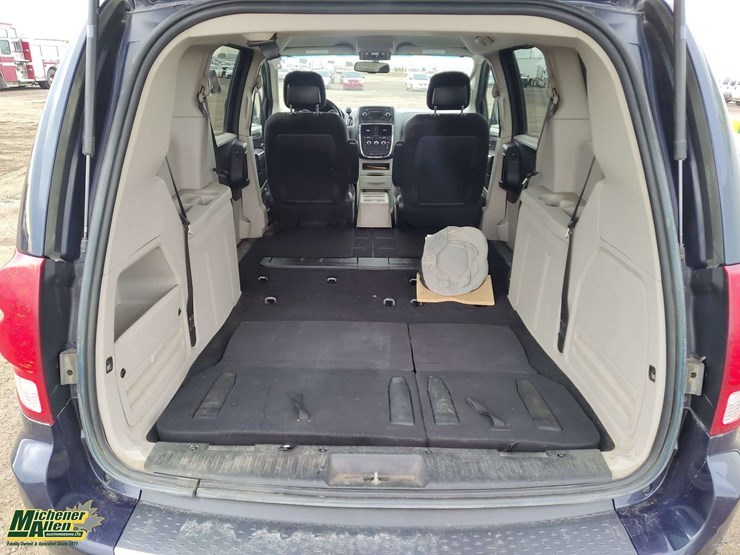 2012-dodge-grand-caravan-se-image-16