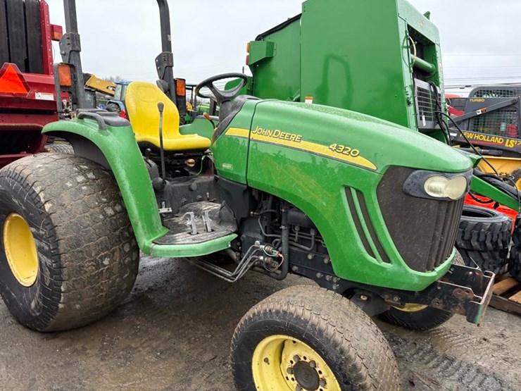 john-deere-4320-image-5