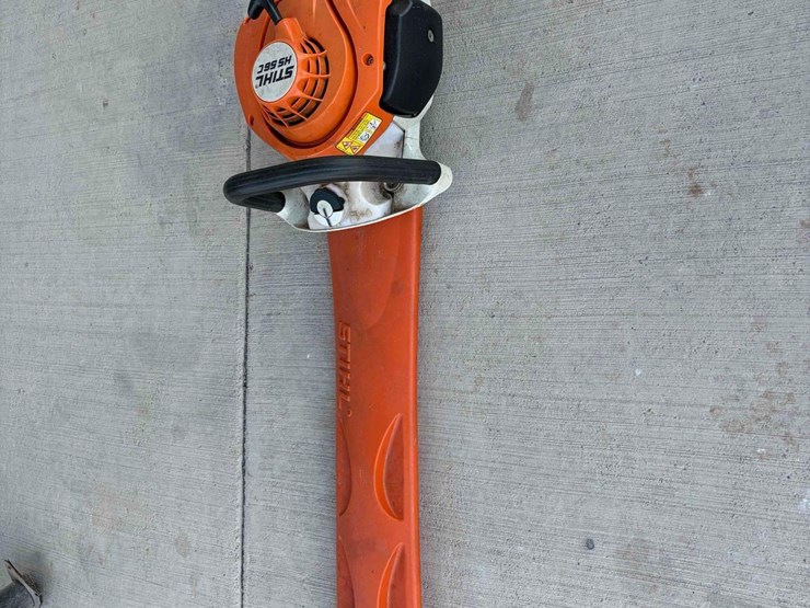 stihl-hs56c-26"-hedge-trimmer-image-1