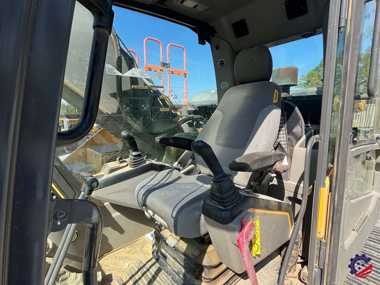 2017-volvo-ec300el-image-78