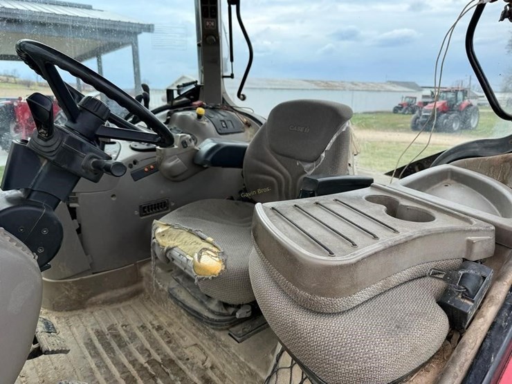 2014-case-ih-mx140-mfwd-tractor-image-21