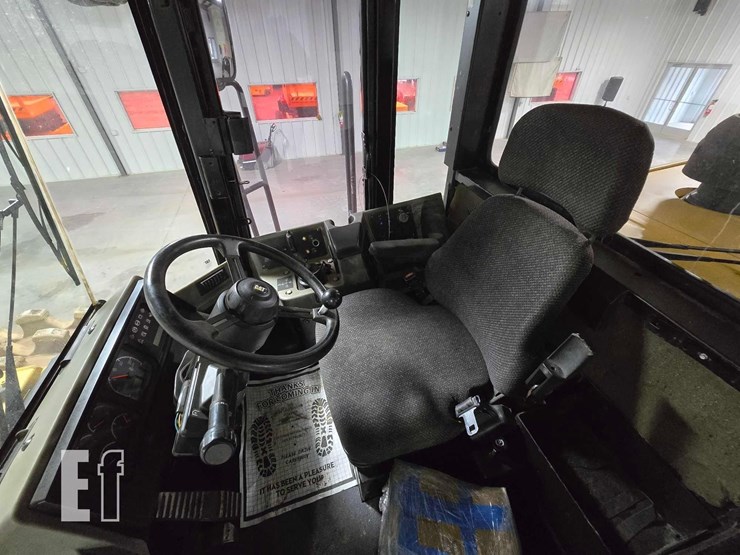 2015-caterpillar-815f-2-image-21