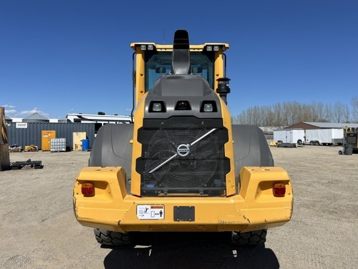 2023-volvo-l70h-wheel-loader-image-4