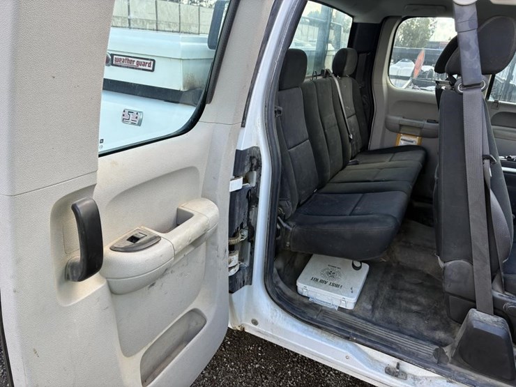 2012-gmc-sierra-2500-image-13