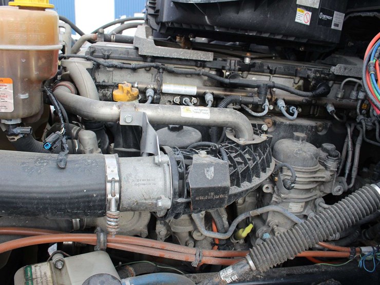 2018-freightliner-cascadia-126-image-35