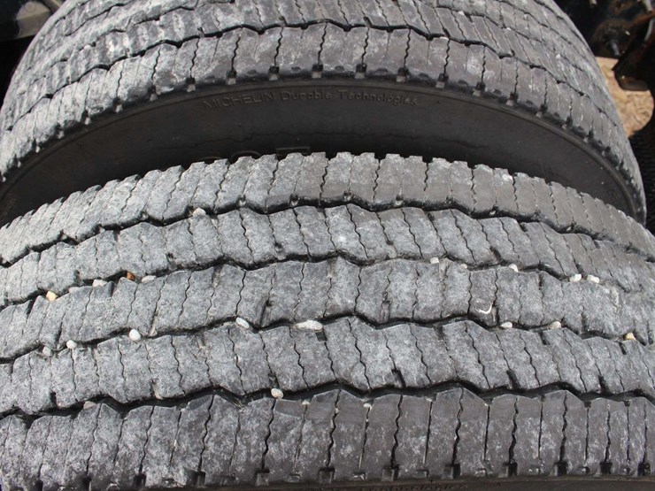 2020-freightliner-cascadia-126-image-21