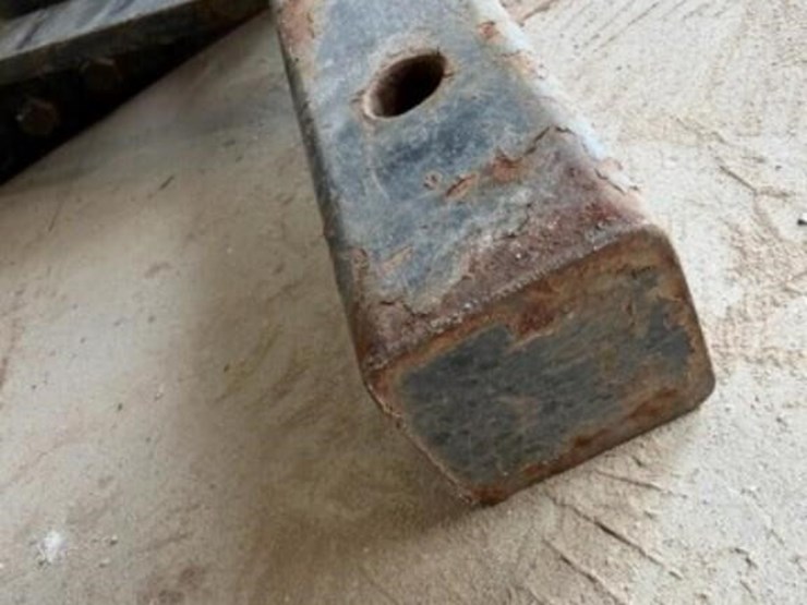 2-5/16"-ball-/-pintle-receiver-hitch-image-3