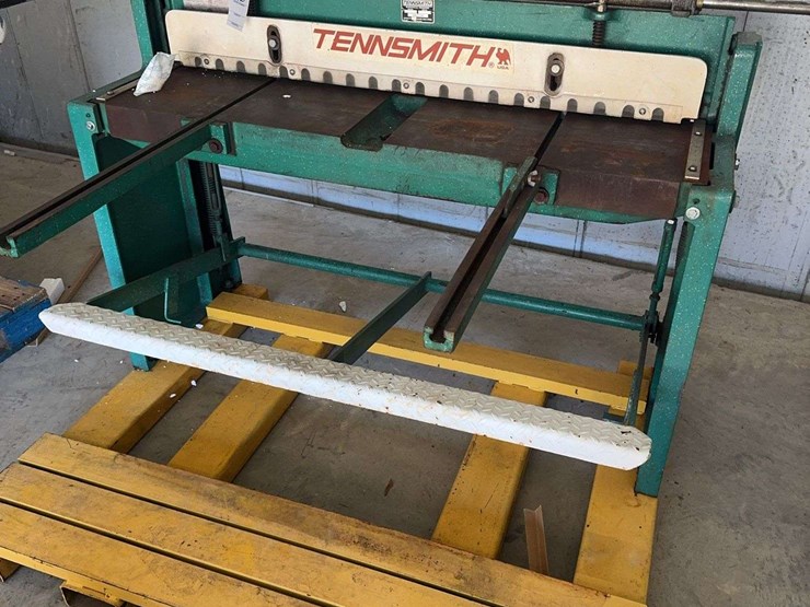 tennsmith-4-ft-x-16-ga-foot-squaring-shear-image-1