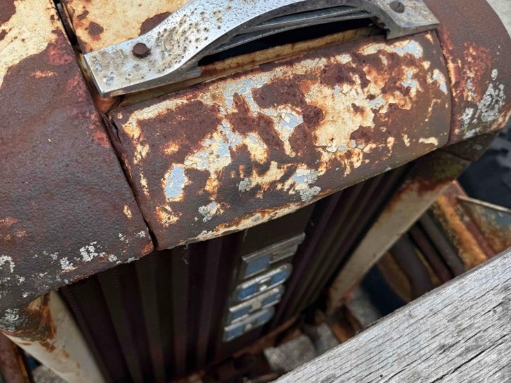 1974-ford-4000-image-13