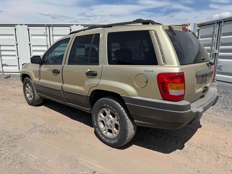 2001-jeep-grand-cherokee-laredo-image-2