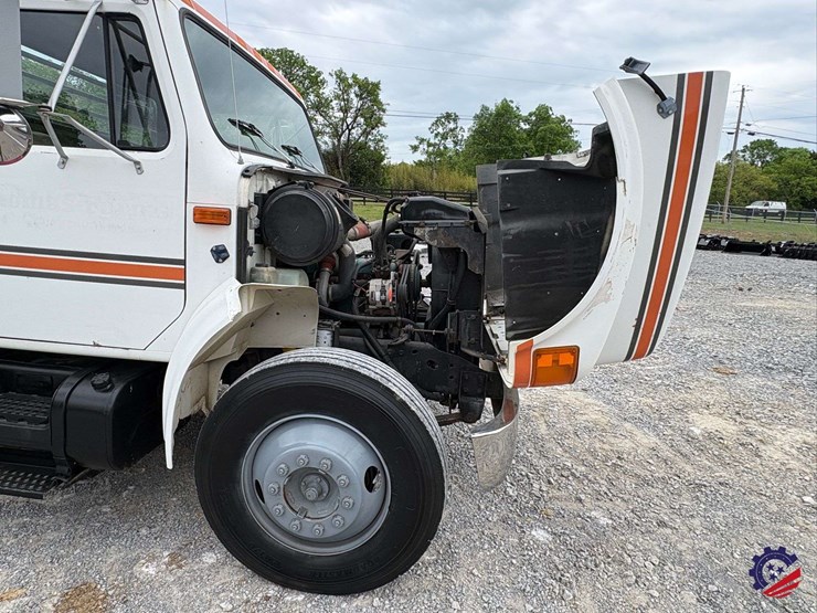 1993-international-4700-image-37