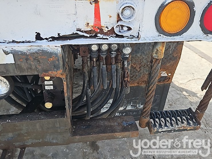 2005-international-durastar-4300-image-14