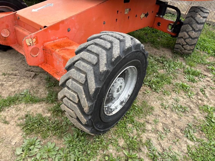 2014-jlg-400s-image-5