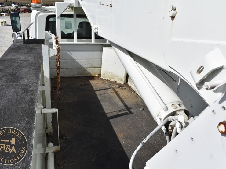 2005-international-durastar-4300-image-14