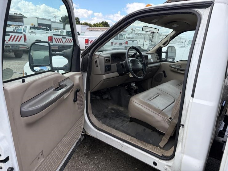 2001-ford-f350-image-12