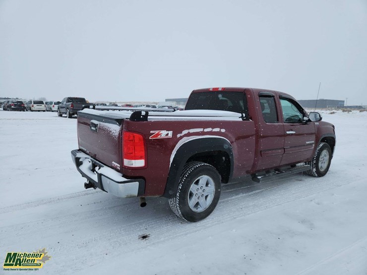 2013-gmc-sierra-1500-slt-image-4