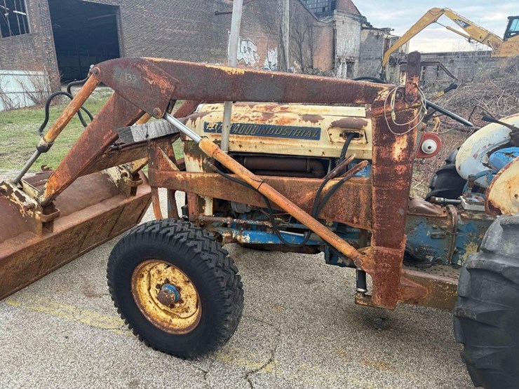 1974-ford-4000-image-9