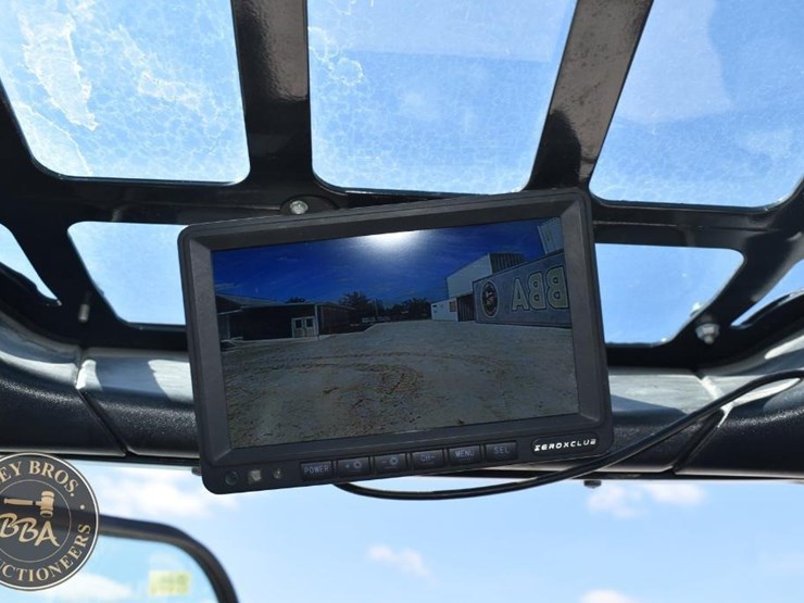 2023-bobcat-t770-image-39