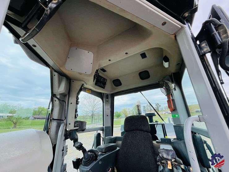 2010-caterpillar-120m-image-127