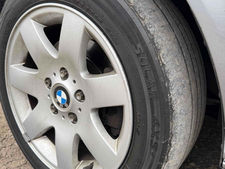 2003-bmw-325i-image-7