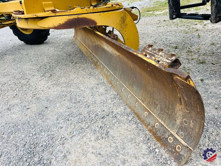 2010-caterpillar-120m-image-55