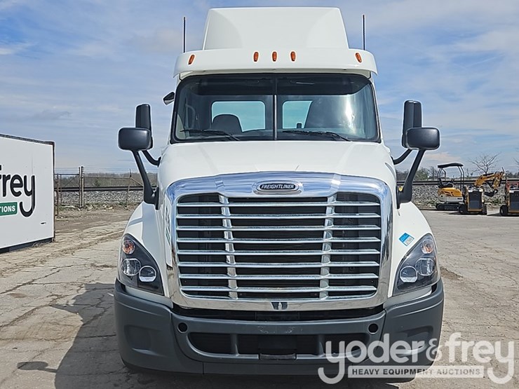 2019-freightliner-cascadia-125-image-26