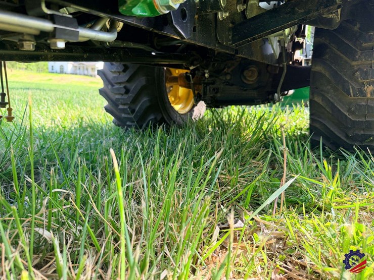 2025-john-deere-1023e-image-55