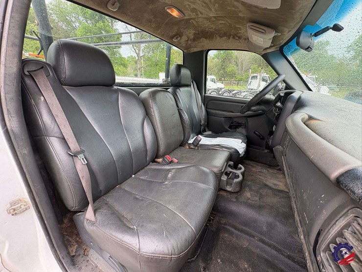 2005-chevrolet-silverado-2500hd-image-52