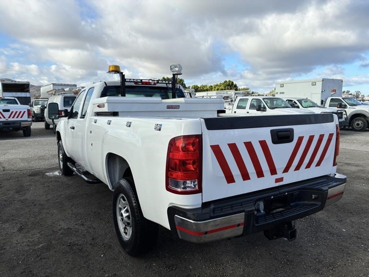 2012-gmc-sierra-2500-image-4