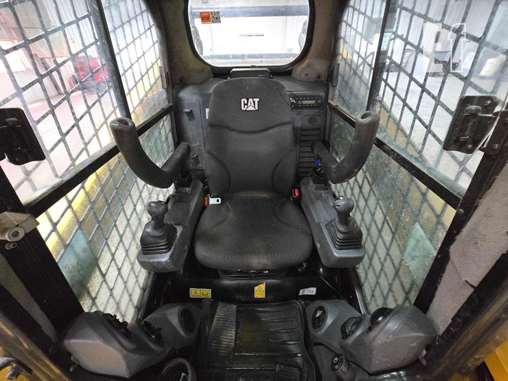 caterpillar-262d3-image-13