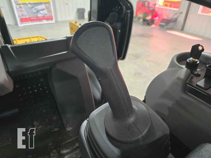 caterpillar-953-image-20