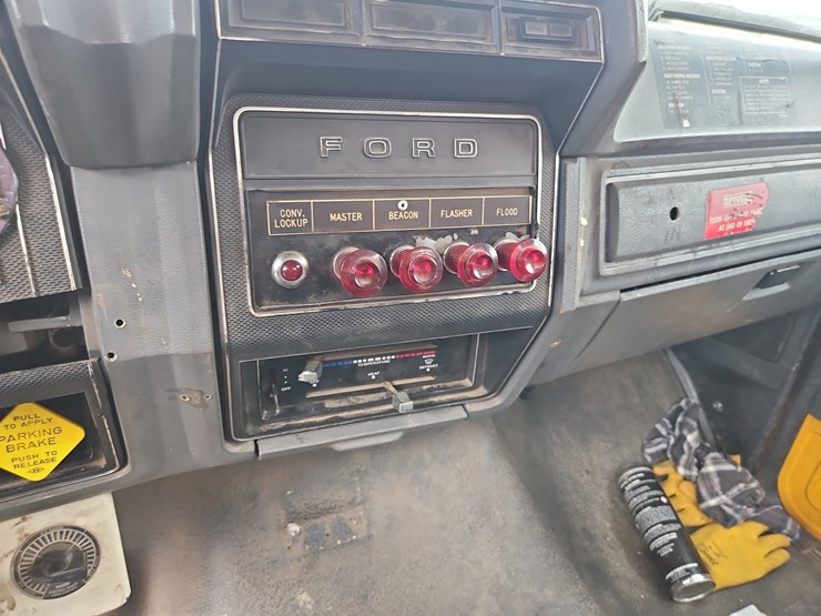 1987-ford-f800-image-39