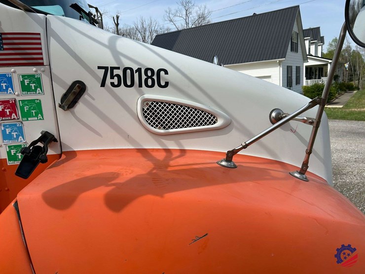 2005-kenworth-t300-image-54