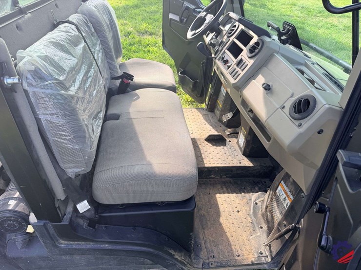 2023-john-deere-gator-xuv-835r-image-54
