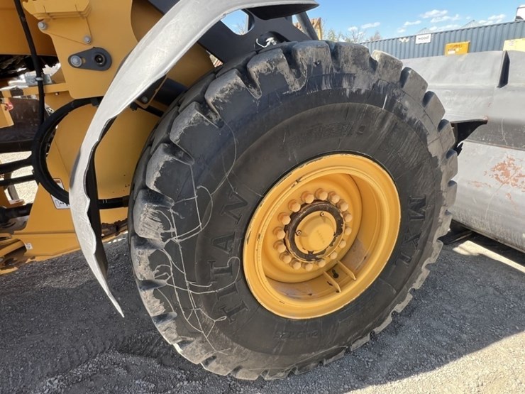 2023-volvo-l70h-wheel-loader-image-28
