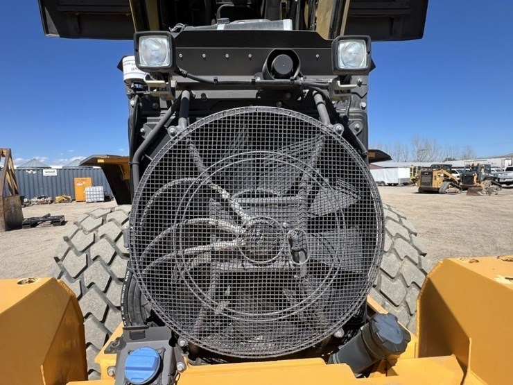 2023-volvo-l70h-wheel-loader-image-32