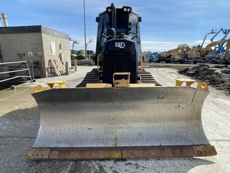 2021-caterpillar-d2-image-8