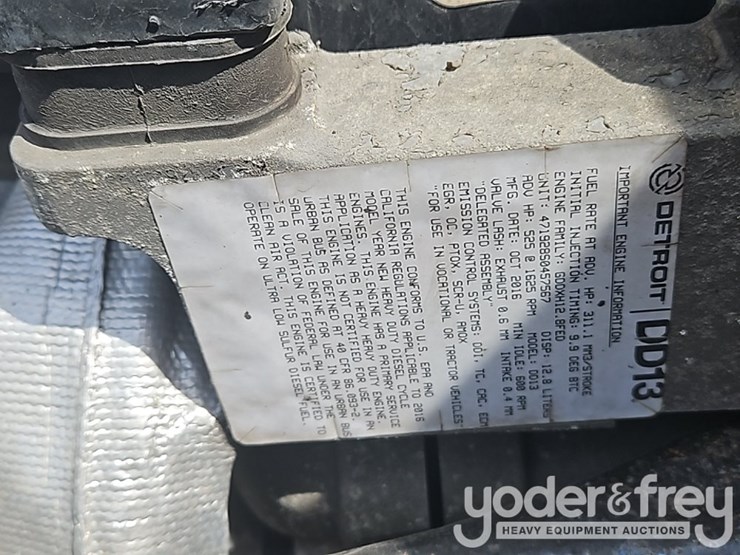 2017-freightliner-cascadia-113-image-35