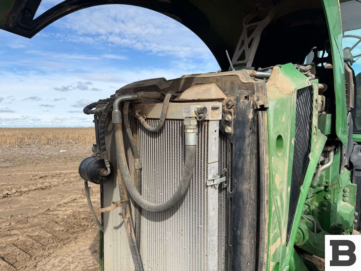 2011-john-deere-8310r-image-41