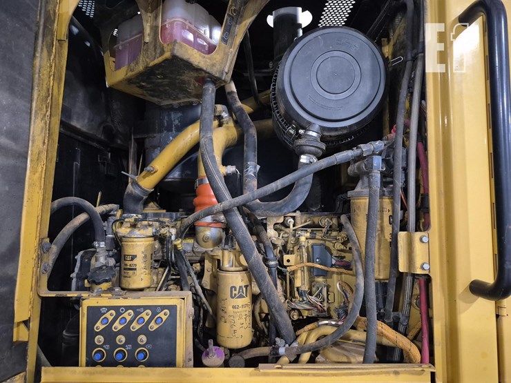 2009-caterpillar-120m-image-23