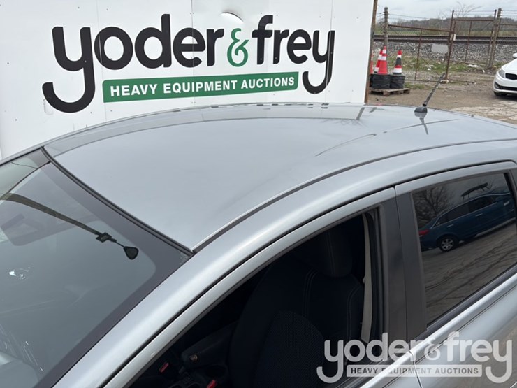 2015-nissan-versa-image-10