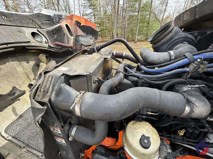 2005-kenworth-t300-image-95