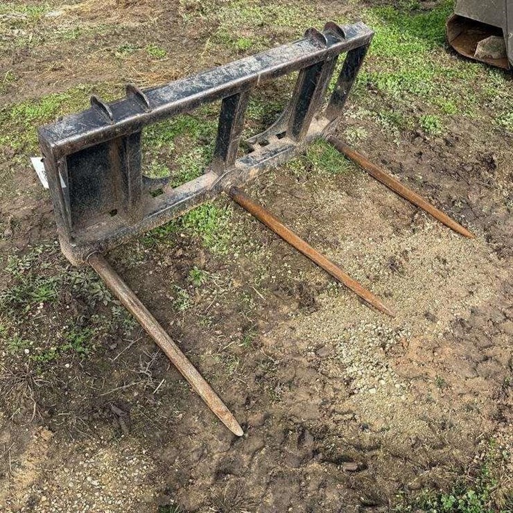 Universal Attach Bale Spear