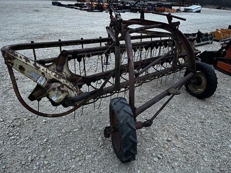 new-holland-258-image-6