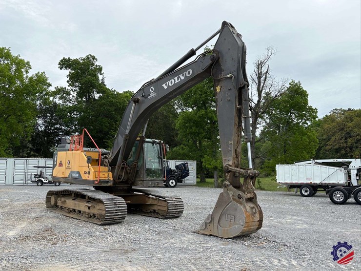 2017-volvo-ec300el-image-21