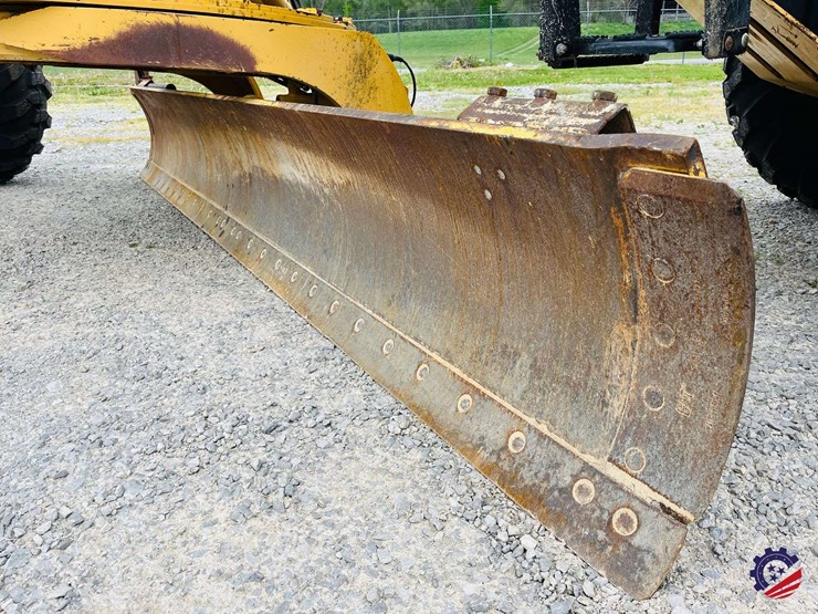 2010-caterpillar-120m-image-56