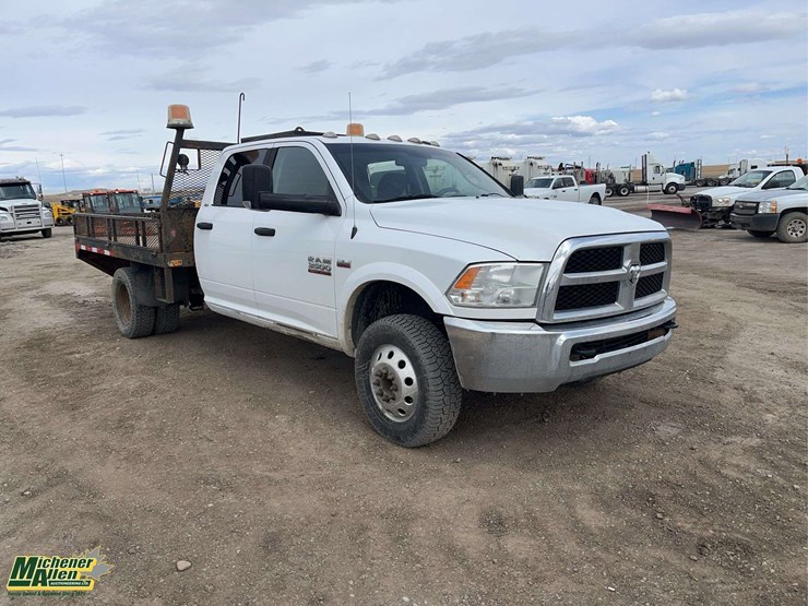 2015-dodge-3500-image-7