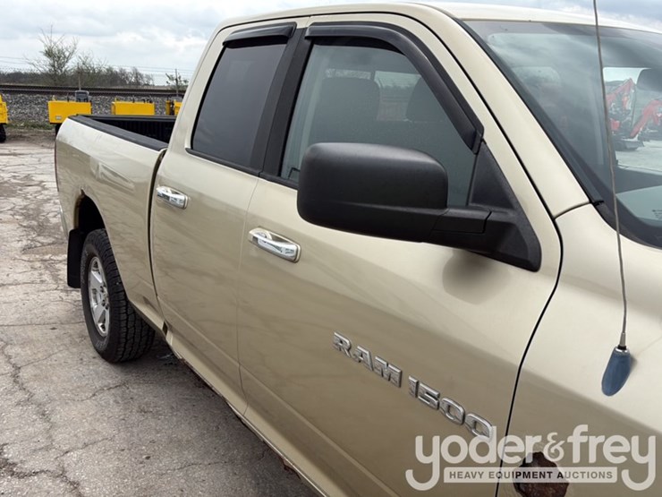 2011-dodge-ram-1500-image-27