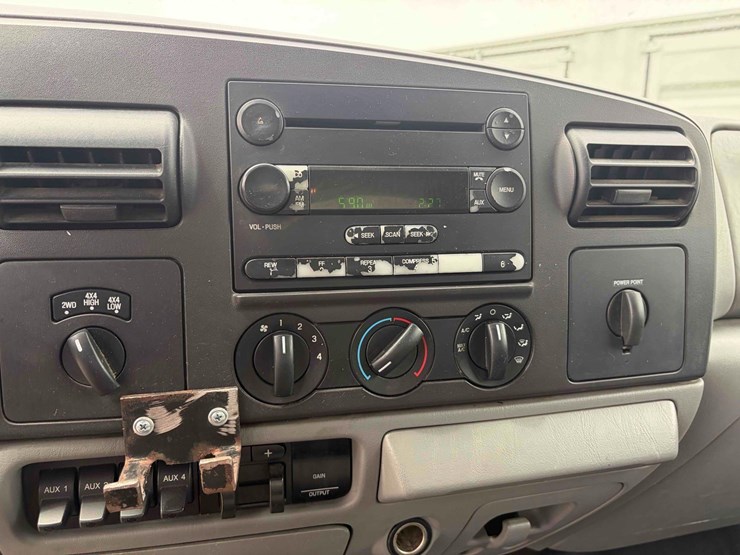 2005-ford-f350-xlt-image-13